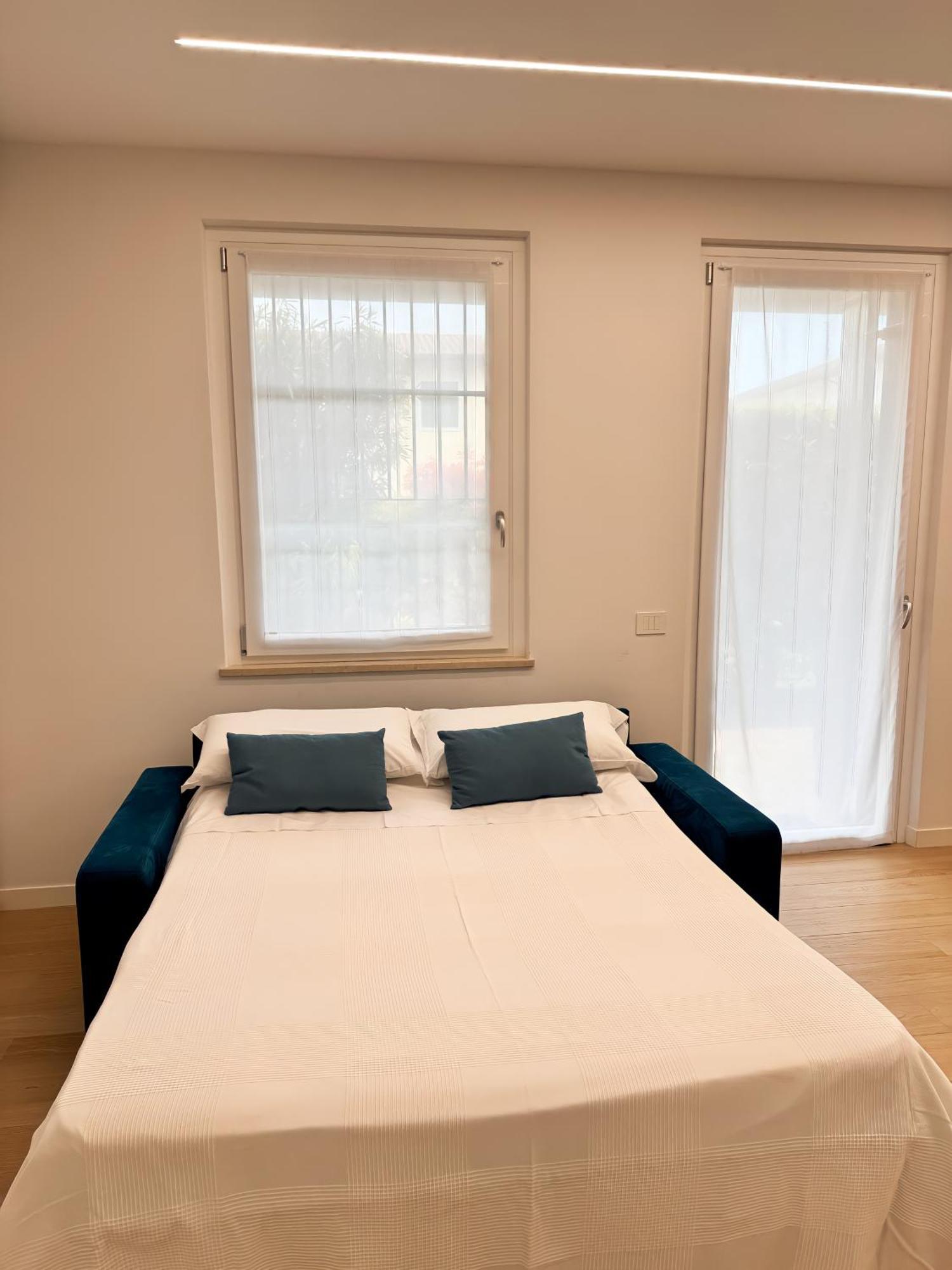 Incanto Apartment Lazise - Pools E Garden エクステリア 写真